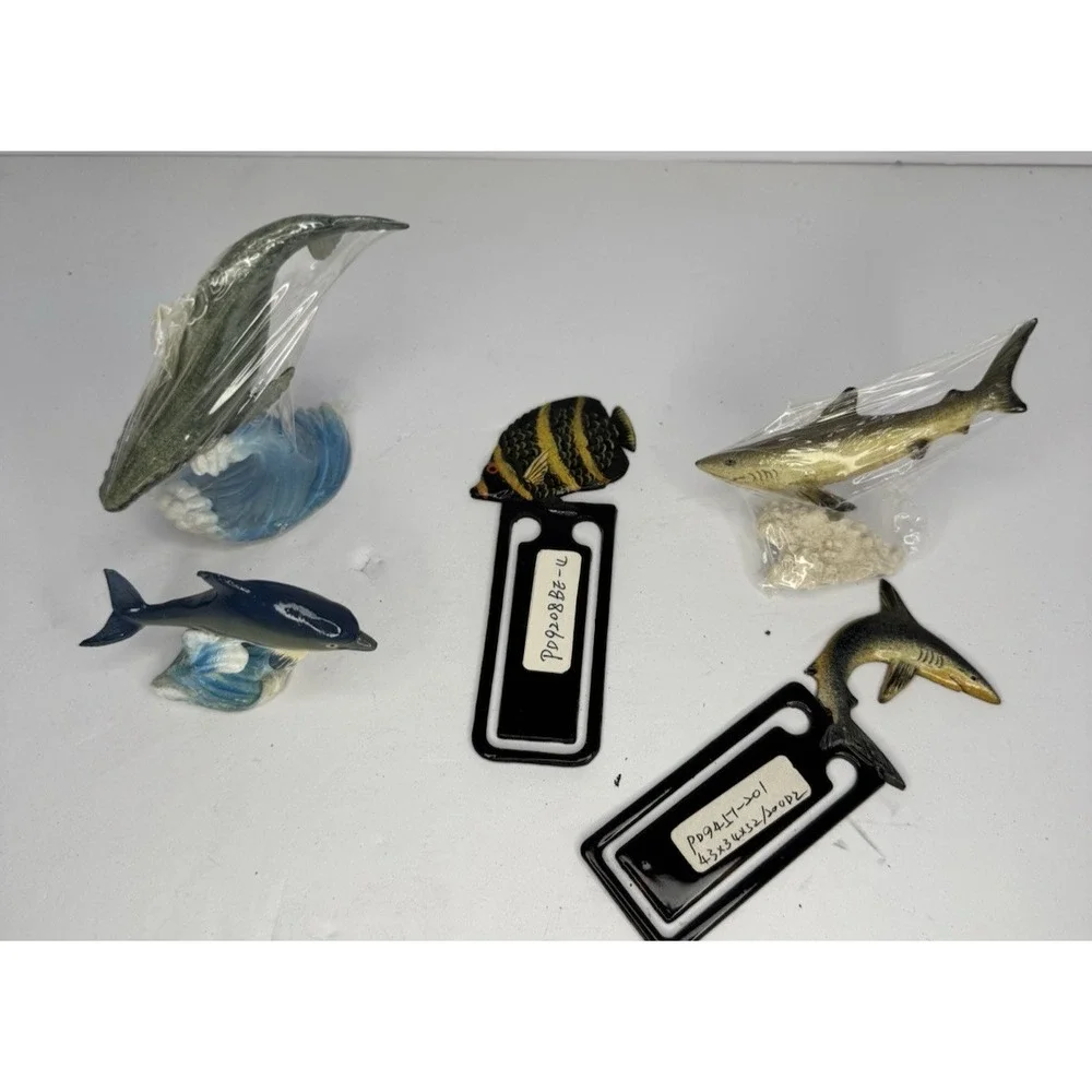Lot of 5 Vintage‎ Lacquer Painted Fish Figurine And Clip